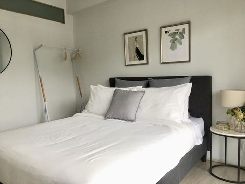 The Wheelhouse - 2BR Waterfront Apt In Town - Great Ocean Road Tourism 9