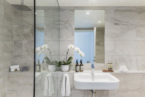 Quay West Suites Melbourne - Great Ocean Road Tourism 11