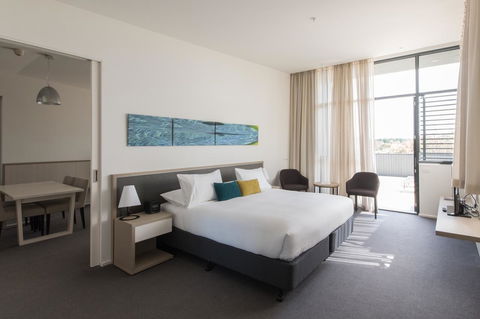 Quarters At Flinders Hotel - Great Ocean Road Tourism 3