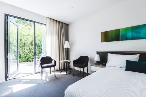 Quarters At Flinders Hotel - Great Ocean Road Tourism 13