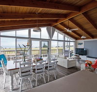 Stunning Waterfront only 10 minutes to Phillip Island - Pet Friendly - Great Ocean Road Tourism