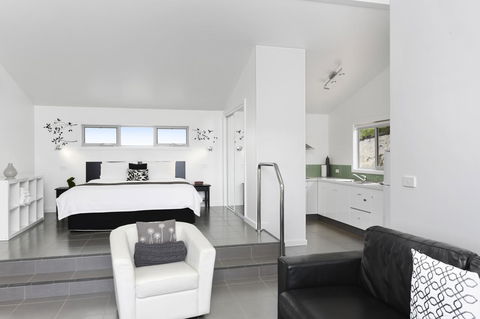 Anchors Port Campbell - Great Ocean Road Tourism 26