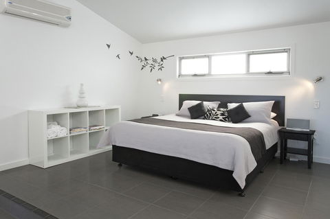 Anchors Port Campbell - Great Ocean Road Tourism 9