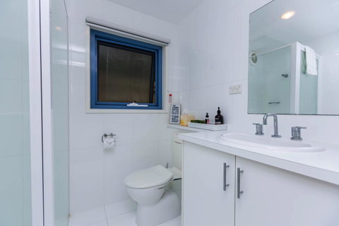 The Waterfront Apartment - Great Ocean Road Tourism 11
