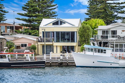 The Waterfront Apartment - Great Ocean Road Tourism 3