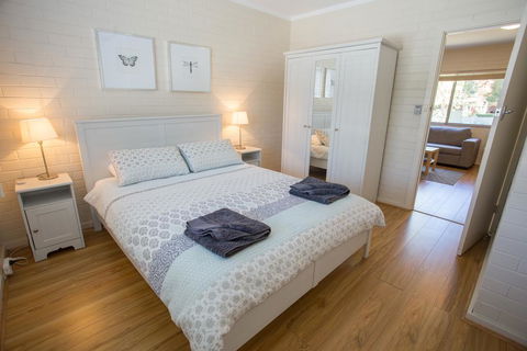 The Blue Door Villa - Great Ocean Road Tourism 0