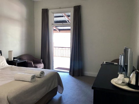 The Bridgetown Hotel - Great Ocean Road Tourism 2