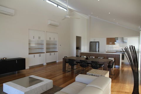 The Carnarvon Luxury Canal Home - Great Ocean Road Tourism 3