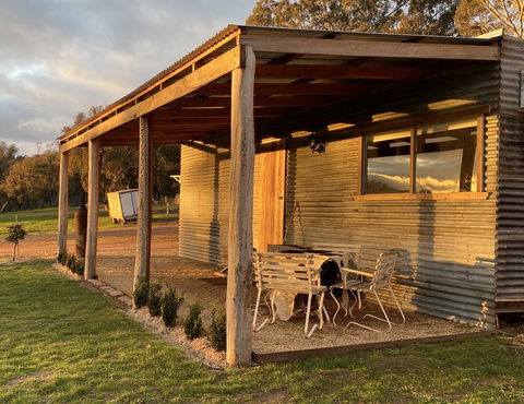 The Hut, Saddlers Run - Great Ocean Road Tourism 3