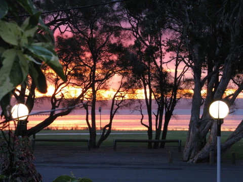The Jetty Cabin Lakeside - Great Ocean Road Tourism 1
