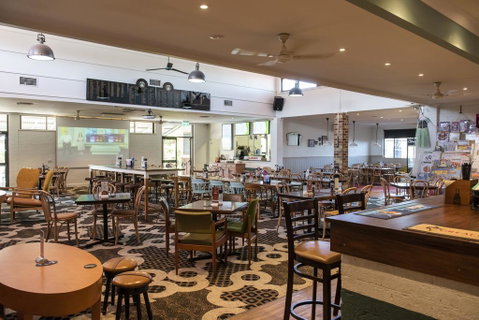 The Oaks Hotel - Great Ocean Road Tourism 1