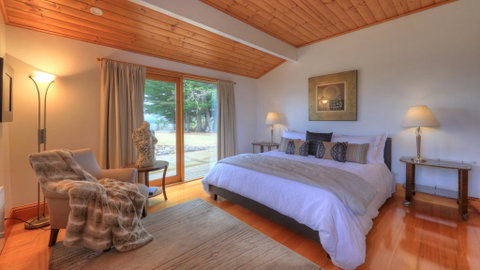 The Peninsula Experience - Great Ocean Road Tourism 3