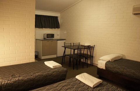The Plains Motor Inn - Great Ocean Road Tourism 3