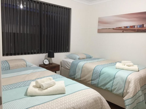 The Royal Dolphin Holiday Home - Great Ocean Road Tourism 2