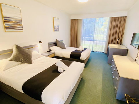 The Select Inn Penrith - Great Ocean Road Tourism 1