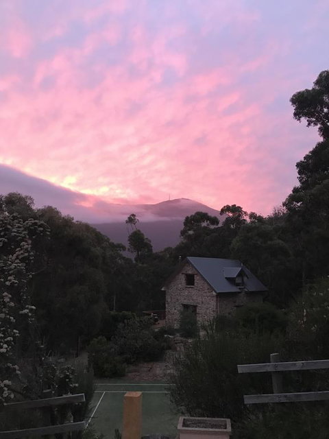 The Stone Cottage (with Tennis Court) - Great Ocean Road Tourism 0