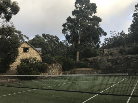 The Stone Cottage (with Tennis Court) - Great Ocean Road Tourism 3
