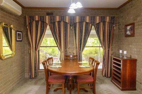 The Townhouse - Great Ocean Road Tourism 3