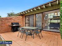 Townhouse 9 'Bay Parklands' 2 Gowrie Ave - pool views  tennis court