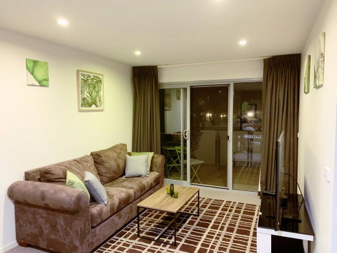 Tranquil, Relaxing Forrest Style Apartment - Braddon CBD - Great Ocean Road Tourism 0