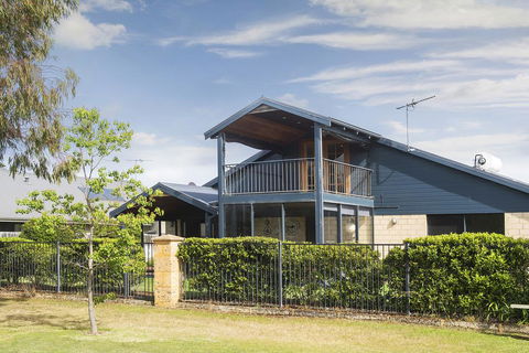 TRANQUILITY AT TROON - Great Ocean Road Tourism 1