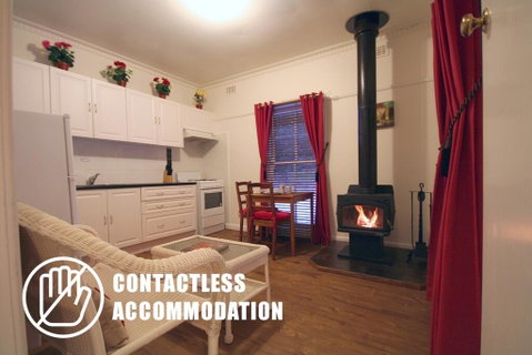 Tudor Cottages - Great Ocean Road Tourism 1