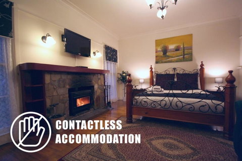 Tudor Cottages - Great Ocean Road Tourism 2