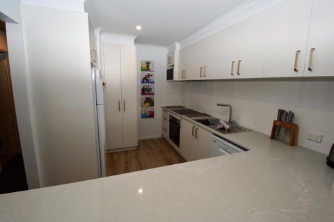 TUSCANY 10 - Great Ocean Road Tourism 3