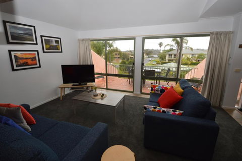 TUSCANY 10 - Great Ocean Road Tourism 1