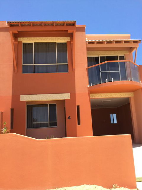 Tuscany Townhouse 3-4 - Great Ocean Road Tourism 0