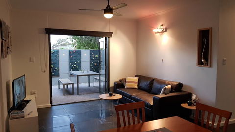 Two Bedroom Garden Apartment - Great Ocean Road Tourism 1