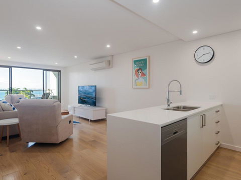 Unit 301 'The Shoal' 6-8 Bullecourt Street - Air Con, Walking To Local Shops & Beach - Great Ocean Road Tourism 1