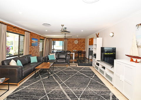 Urangan Harbour Bungalow - Great Ocean Road Tourism 3