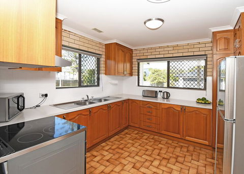 Urangan Harbour Bungalow - Great Ocean Road Tourism 2