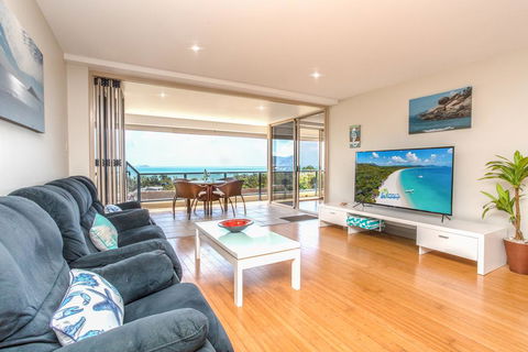 VIEWS ON ELSHEBY - Great Ocean Road Tourism 0