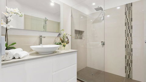 VIEWS AT MCCRAE..... - Great Ocean Road Tourism 0