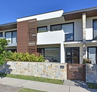 Villa Catania Waterside at Trinity Point - Great Ocean Road Tourism