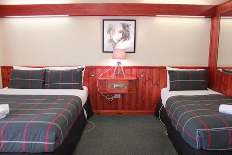 Village Family Motor Inn - Great Ocean Road Tourism 1