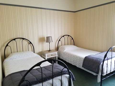 Wagga Wagga Country Cottages - Great Ocean Road Tourism 3