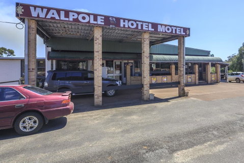 Walpole Hotel Motel - Great Ocean Road Tourism 1