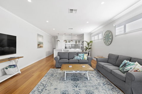 Wanda Waterfront Retreat - Beautiful Beach House - Great Ocean Road Tourism 3
