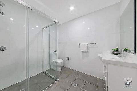 WARRICK FRAM 3 BEDS APT FREE PARKING WALK TO WESTFIELD CLOSE TO HOSPITAL NWF003 - Great Ocean Road Tourism 3