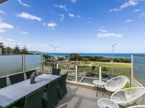 WATERFRONT THREE- In The Heart Of Lorne - Great Ocean Road Tourism 0