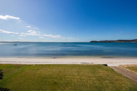 Waterfront Wonderland Foreshore Drive 41 - Great Ocean Road Tourism 3