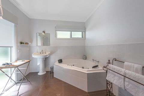Amelina Cottages - Great Ocean Road Tourism 9