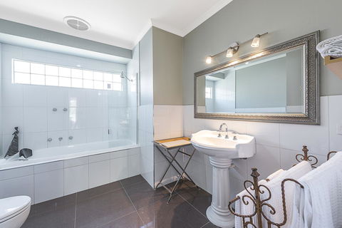 Amelina Cottages - Great Ocean Road Tourism 10