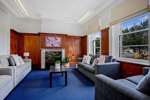 Plummers Mill - Central Townhouse - Great Ocean Road Tourism 1
