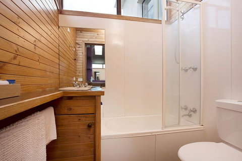 Plummers Mill - Central Townhouse - Great Ocean Road Tourism 5