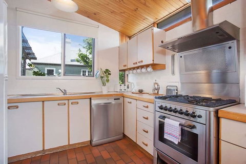 Plummers Mill - Central Townhouse - Great Ocean Road Tourism 2