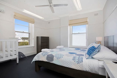 Plummers Mill - Central Townhouse - Great Ocean Road Tourism 3